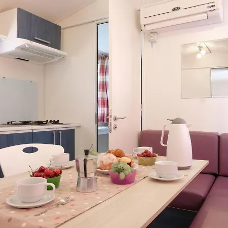 度假居 Holiday Family Camping Serenella-1 By Interhome